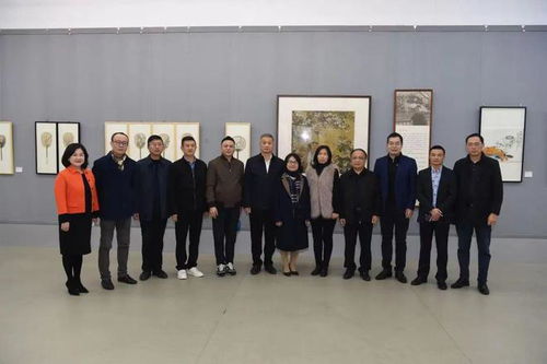 文化浸潤(rùn)民心 藝術(shù)點(diǎn)亮夢(mèng)想——龍湖區(qū)美協(xié)“春華秋實(shí)”活動(dòng)圓滿(mǎn)落幕